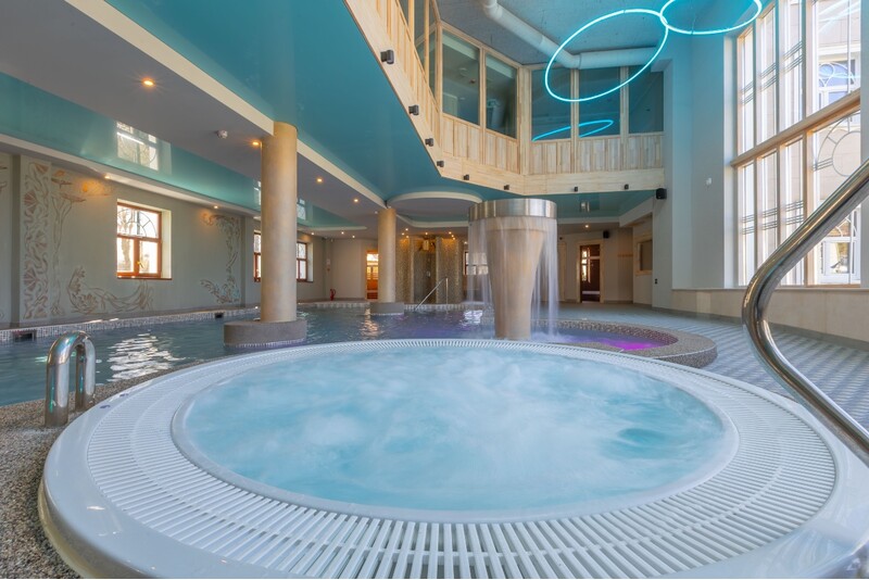 Ночёвка для двоих с вечерним купанием в „Dzintari SPA“ и бильярдом в Юрмале