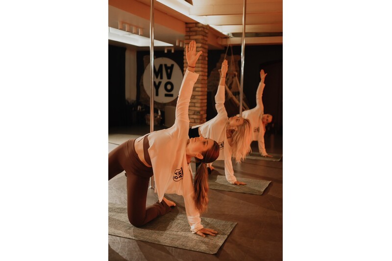 «На одной волне» — йога-приключение для подруг