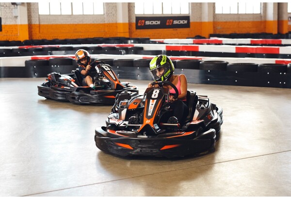 Brauciens ar lielajiem kartingiem 2 personām „Kartings.lv” hallē