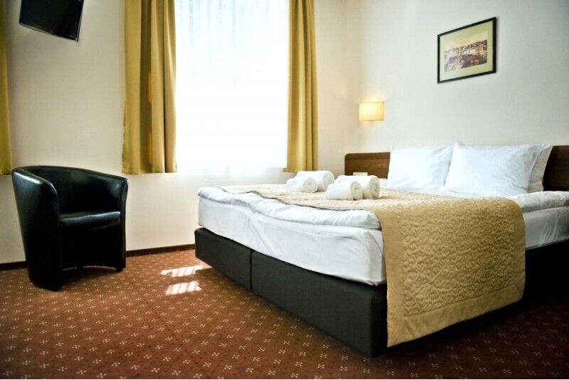Романтическая ночевка  для двоих в гостинице Memel Hotel
