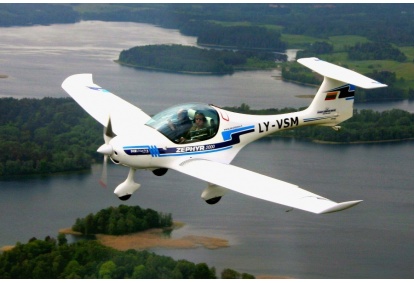 Skrydis virš Trakų pilies su galimybe pasimokyti pilotuoti