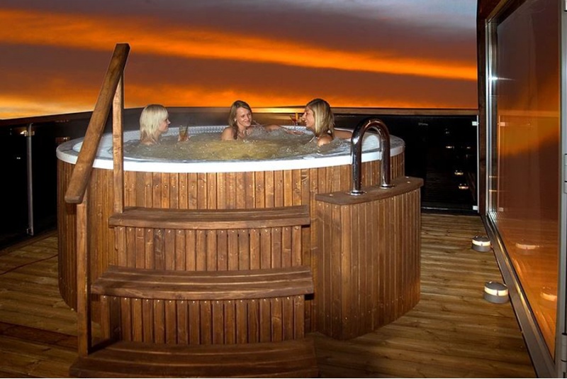 2 ночи спа-отдыха с массажем в Johan Spa Hotell в Курессааре