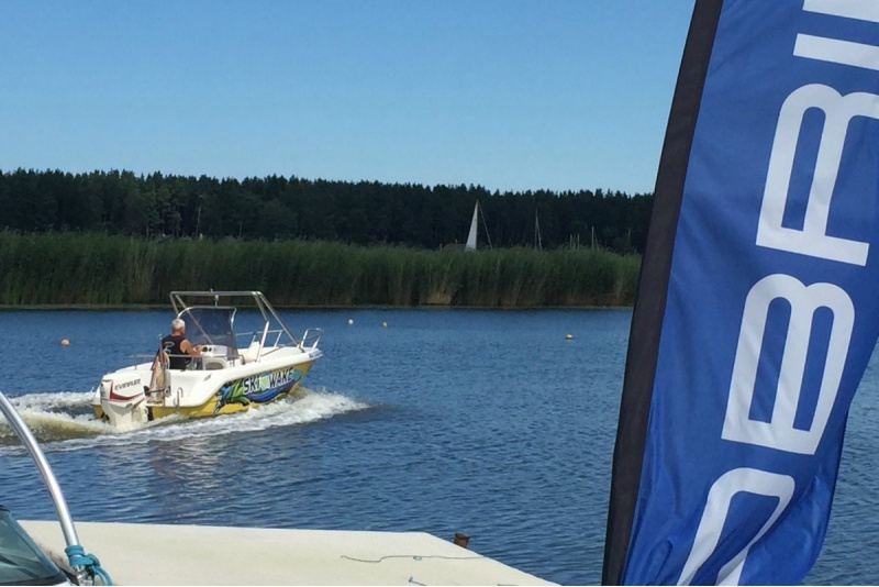 Прогулка на моторной лодке вместе с «Jūrmalas ūdensslēpošanas un veikborda parks»
