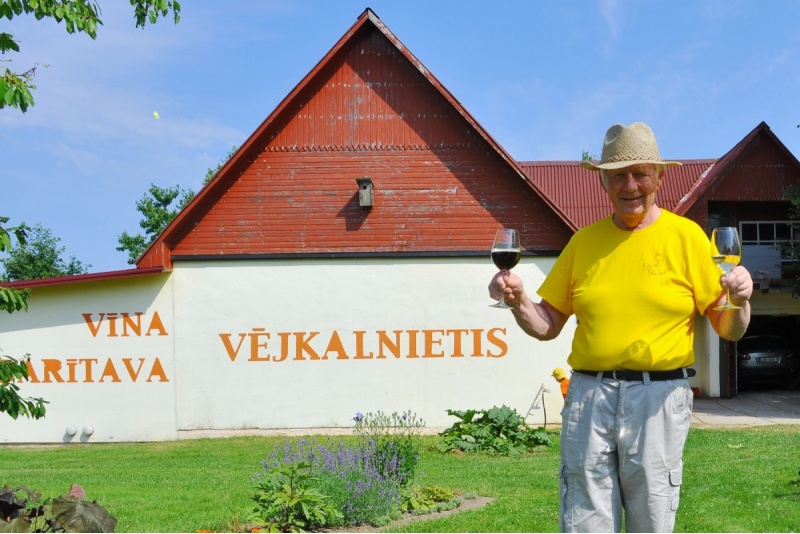 Дегустация курземских напитков на винодельне «Vējkanietis»