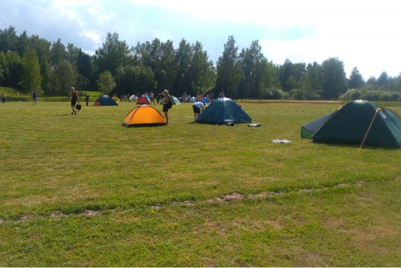 Отдых на природе — аренда места для палатки в комплексе отдыха "Между небом и землей"