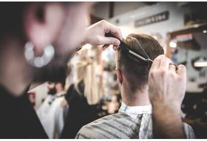 Vīriešu matu griezums Knockout Barber Shop Rīgā