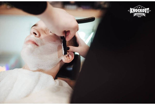 Knockout Full Shave — классическое бритье лица опасной бритвой в Риге