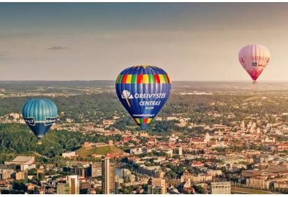 Lidojums ar gaisa balonu virs jūsu izvēlētās pilsētas ar "Aviācijas centru"