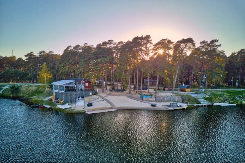 Увлекательный отдых с вейкбордом в парке активного отдыха "BB wakepark" в Лиепае