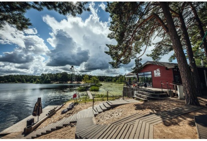 Nakšņošana Bungalow mājiņā un SUP dēļu piedzīvojums Liepājā