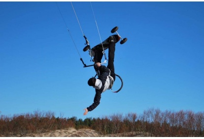 Кайт - обучение управлению воздушным змеем от "KiteSchool" в Риге