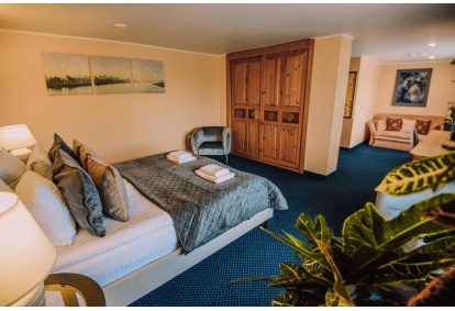 Nakšņošana skaistā Junior Suite numuriņā Alūksnes viesnīcā "Jolanta" ar mini SPA un vakariņām diviem