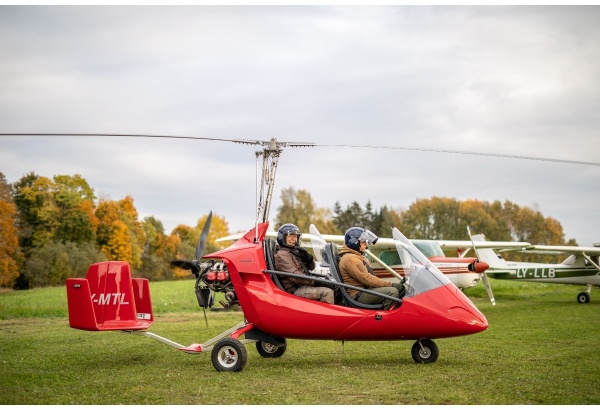 Iepazīšanās-mācību lidojums ar helikopteru virs Kupišķiem