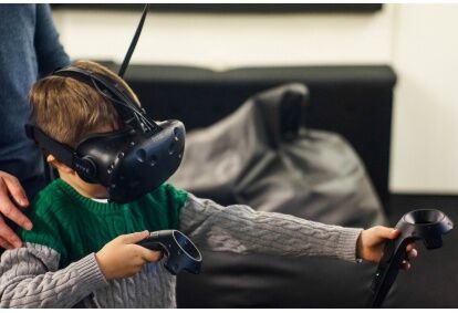 Virtuālās realitātes piedzīvojums vienai personai no "VR Room" Rīgā